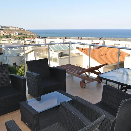 Beautiful Family With Sea View *